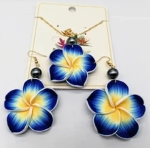 Ensemble collier fleurs Tipanier + BO avec perle fantaisie