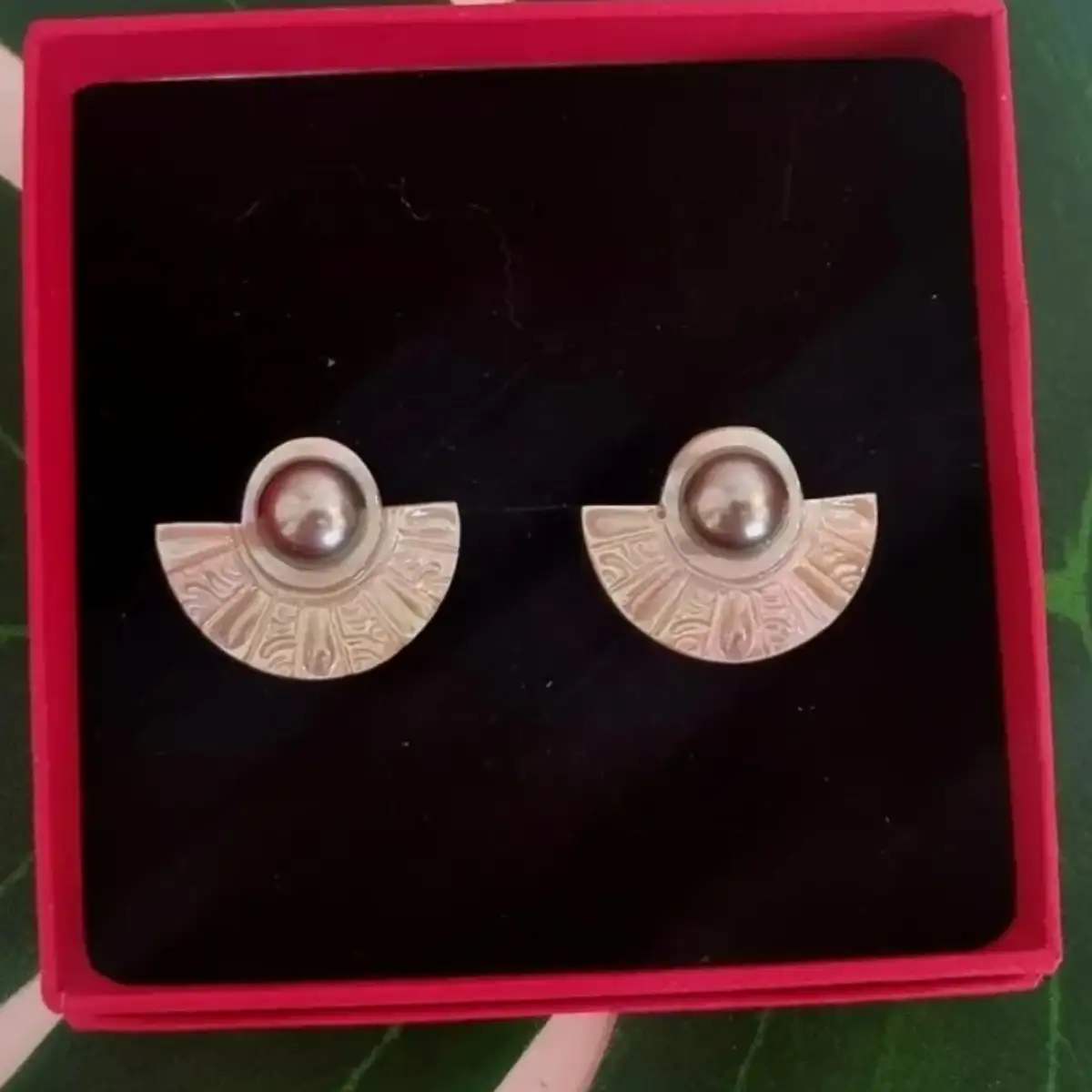 BO en nacre gravé avec Perle de Tahiti